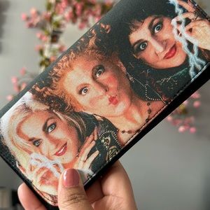Hocus Pocus wallet